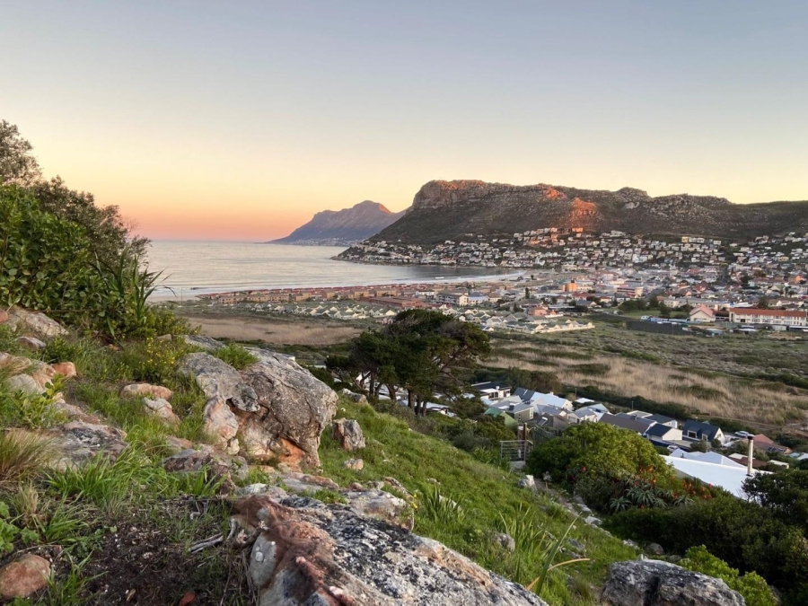 1 Bedroom Property for Sale in Clovelly Western Cape